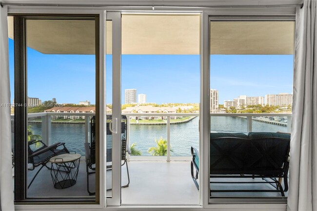 Building Photo - 3800 S Ocean Dr