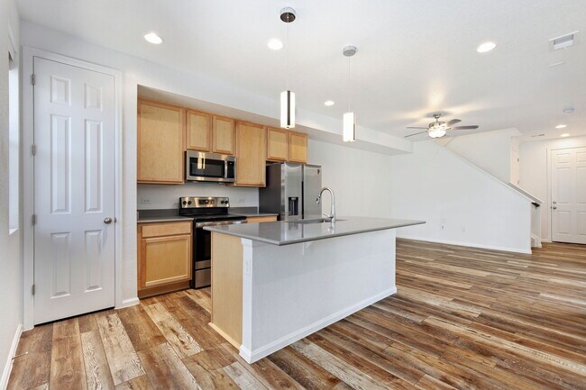 Building Photo - 5319 Warrior St