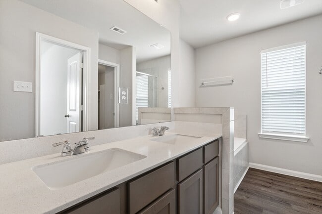 Building Photo - 2519 Moapa Dr