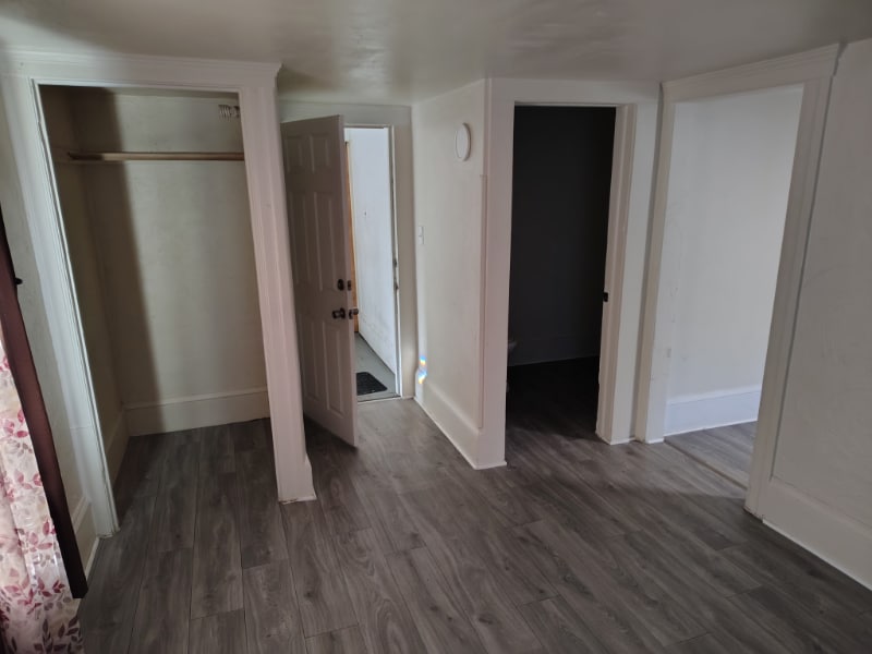 Building Photo - 1814 E Ganson St