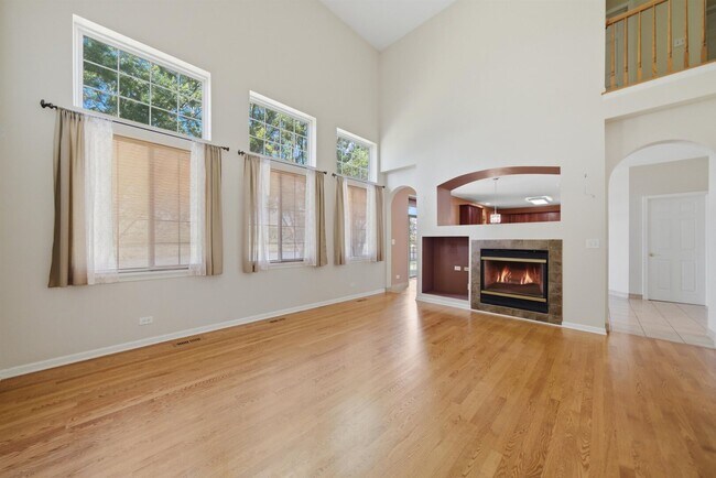 Building Photo - 9165 Buckingham Ct