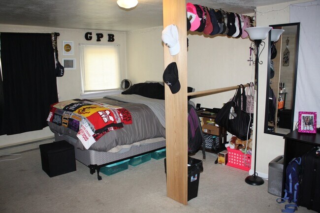 Building Photo - Single Family Home