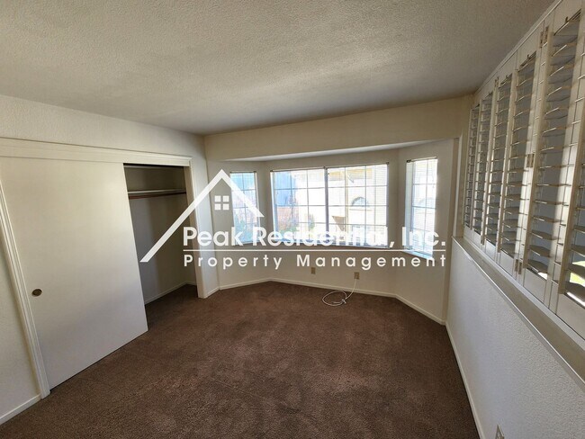 Building Photo - A Very Nice Lincoln 3bd/2ba House with 2-Car Garage