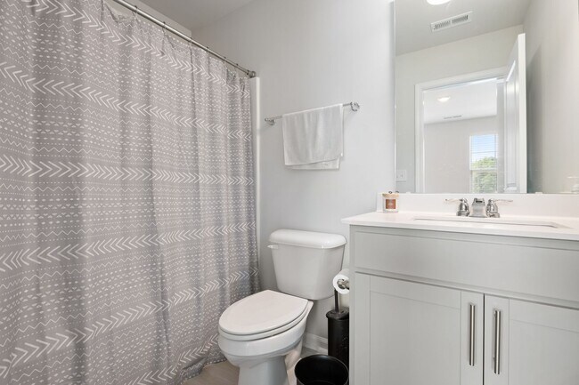 Building Photo - 2500 Chert Ln
