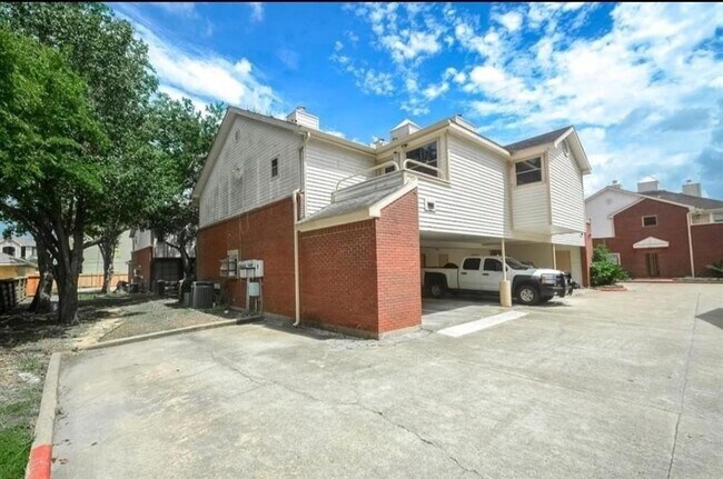 Building Photo - 1103 Dulles Ave