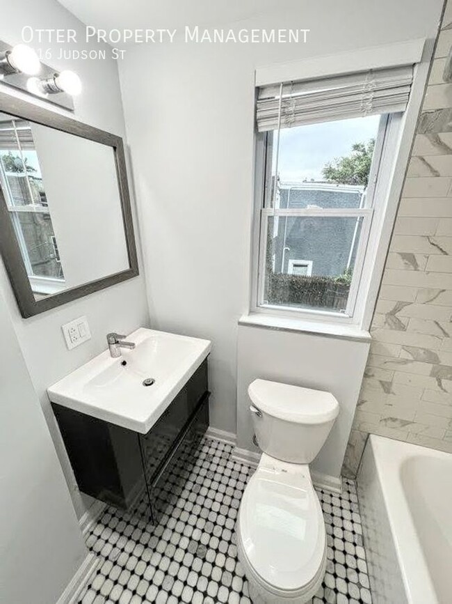 Building Photo - 4BR/2BA Newly Renovated Home with Half-Fin...