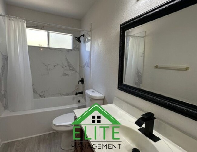 Building Photo - **2 Bed, 2 Bath Condo in Gated Community |...