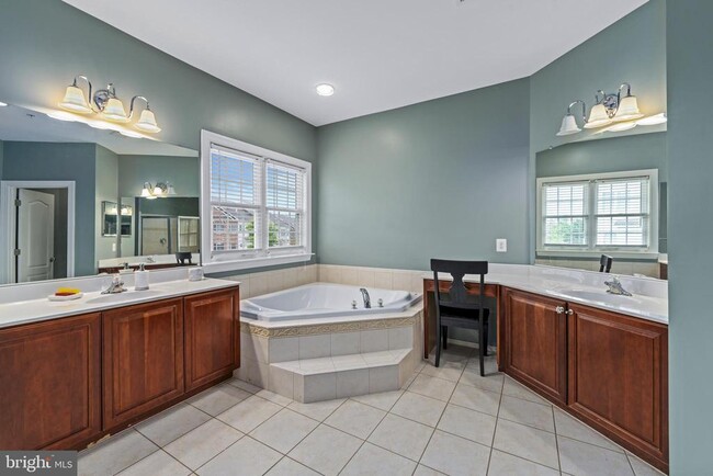 Building Photo - 2831 Galeshead Dr