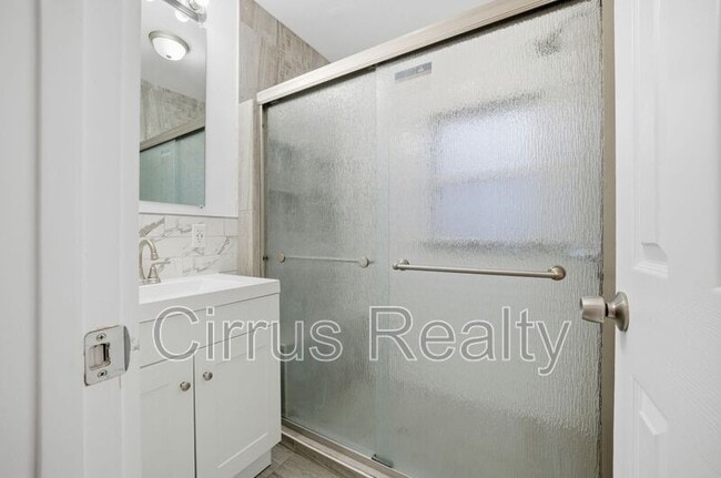 Building Photo - 1215 26th St