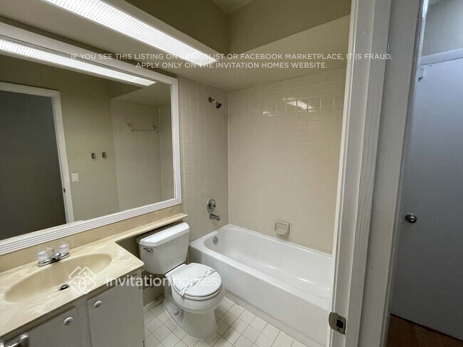 Building Photo - 1930 NW 39th Ave