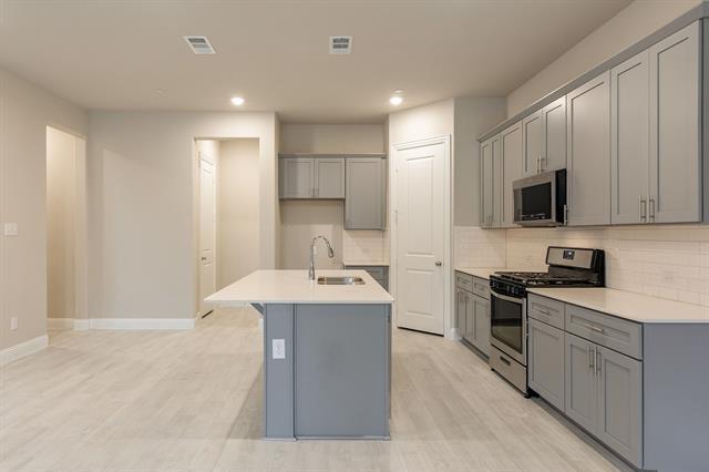 Building Photo - 913 Ponds Edge Ln