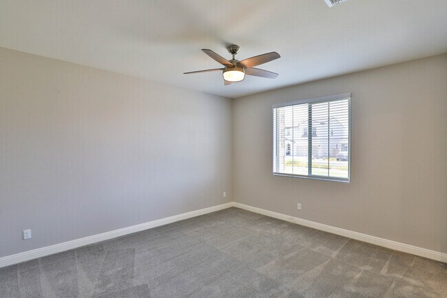 Building Photo - 9805 E Specter Dr