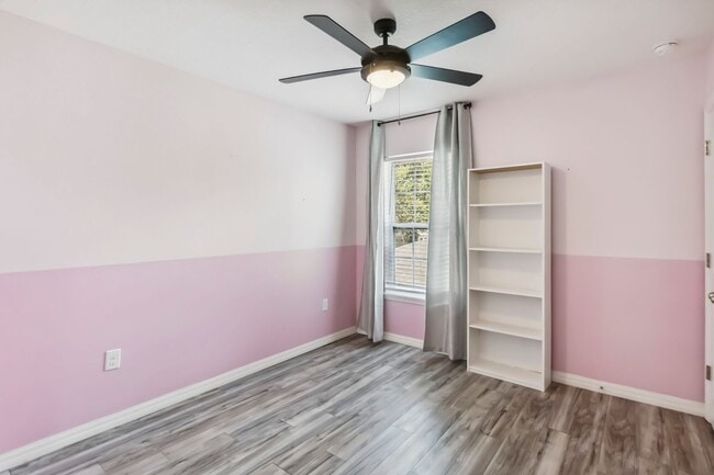 Building Photo - Beautiful 4/2.5 Townhome for Rent in Harmo...