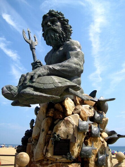 King Neptune is less than a mile away - 5602 Atlantic Ave
