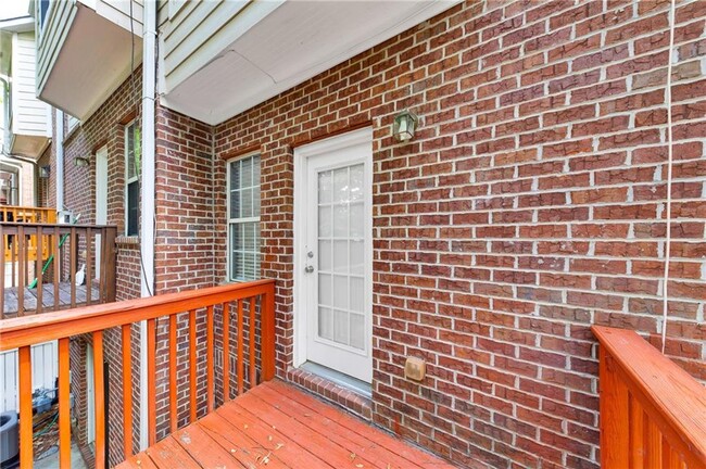 Building Photo - 3160 Mill Springs Cir NE