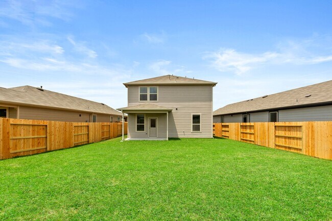 Building Photo - Move-In Ready New Build with Spacious Back...
