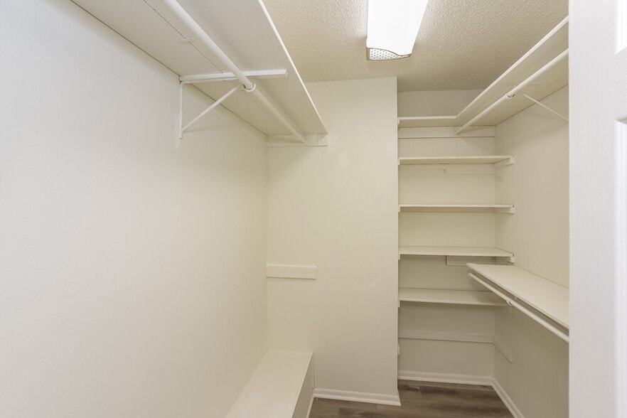 Building Photo - 13810 Hunters Hawk