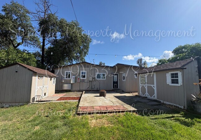 Building Photo - Charming Country Living with Modern Solar Power in Chinese Camp