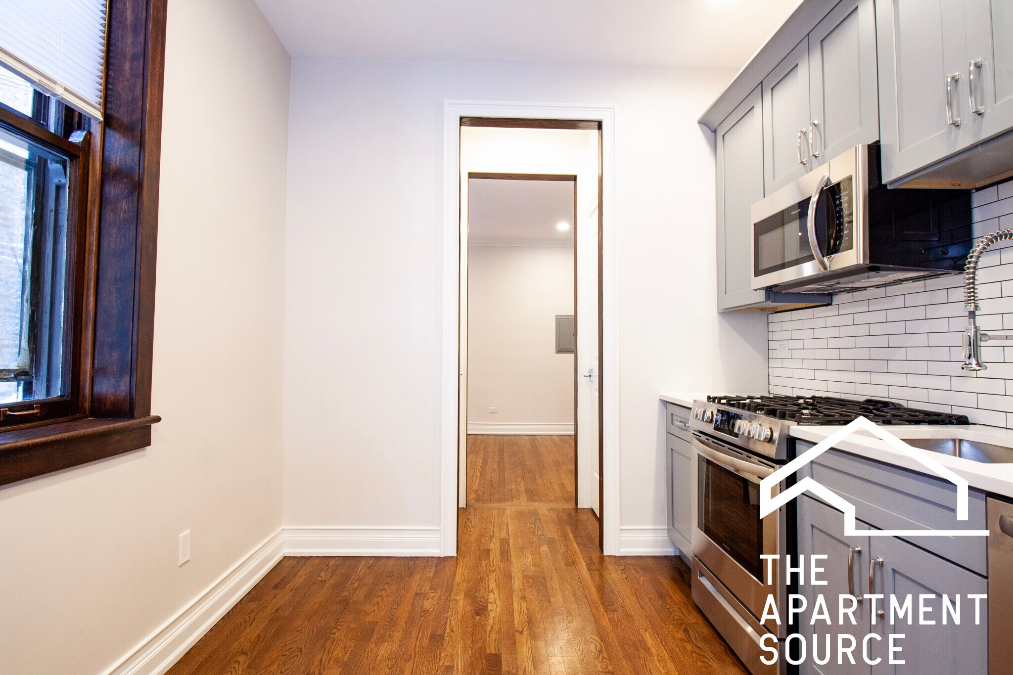 Building Photo - 652 W Buckingham Pl