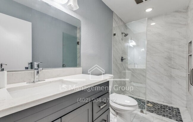 Building Photo - 7618 Van Ness Dr