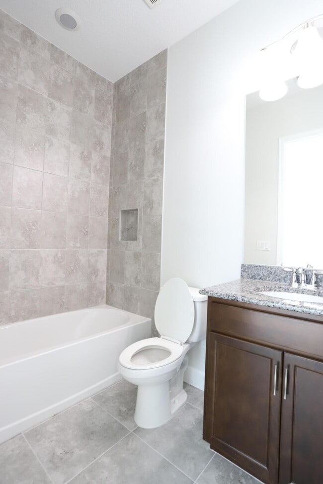 Building Photo - 15192 Wildwood Cir