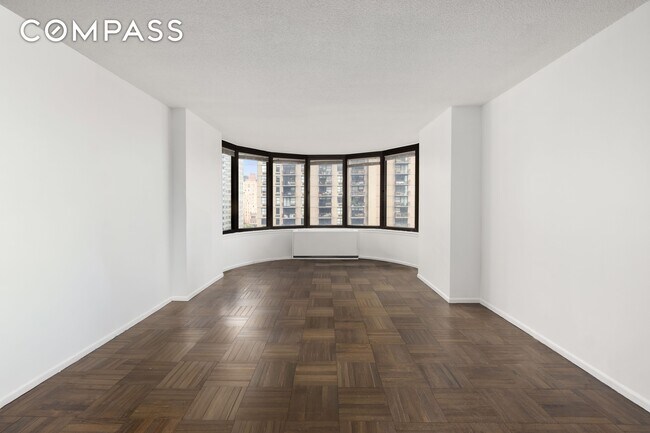 Building Photo - 330 E 38th St