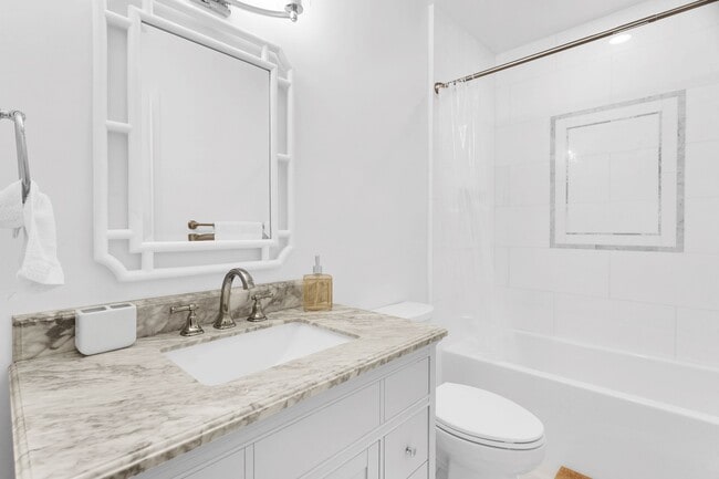 Building Photo - 211 Miraflores Dr