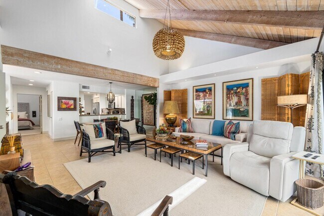 Building Photo - 303 Forest Hills Dr