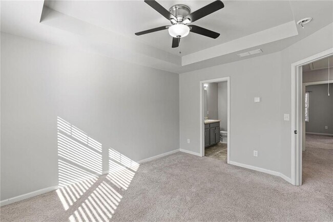 Building Photo - 2505 Piering Dr