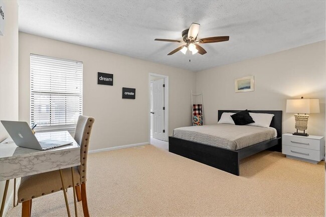 Building Photo - 1052 Travelers Trail