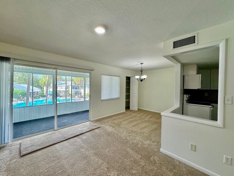 Building Photo - 568 Bahia Cir