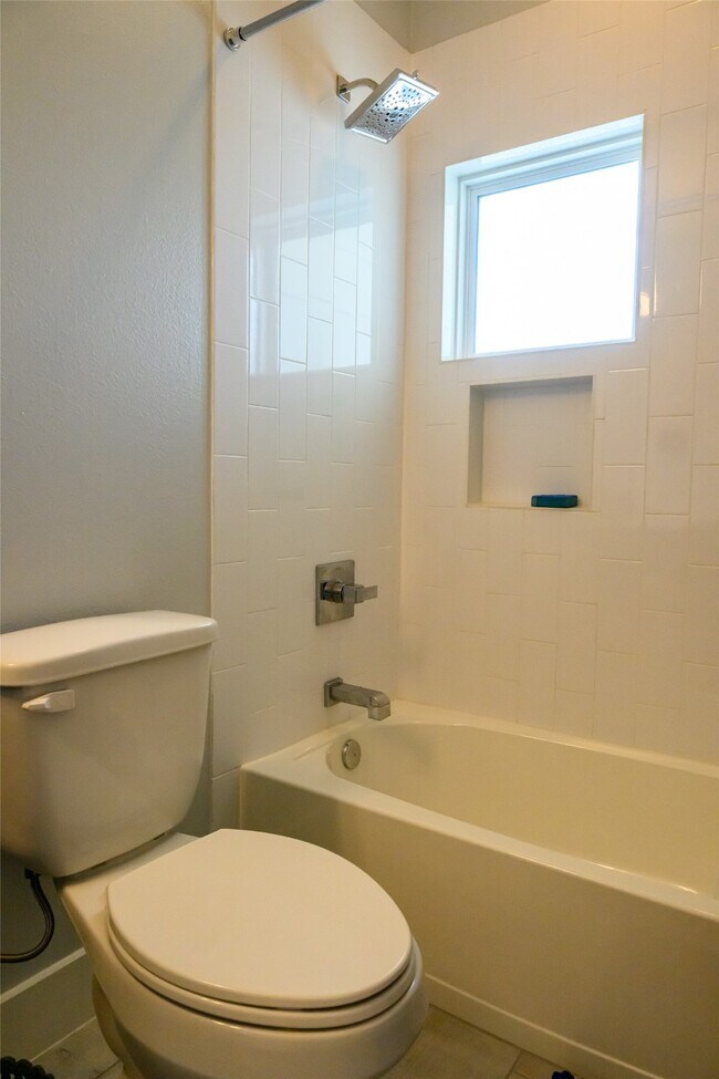 Building Photo - 4618 Nichols St