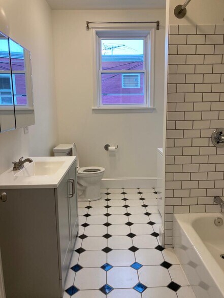 full bath 2 - 2110 E Clearfield St