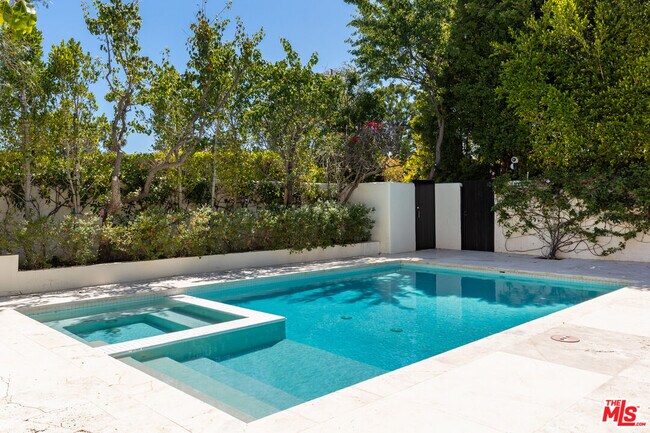 Building Photo - 1001 N Hanover Dr