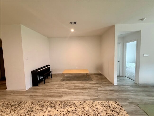 Building Photo - 31119 Brightwell Bnd