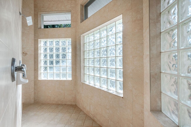 Building Photo - 13577 52nd Ct N