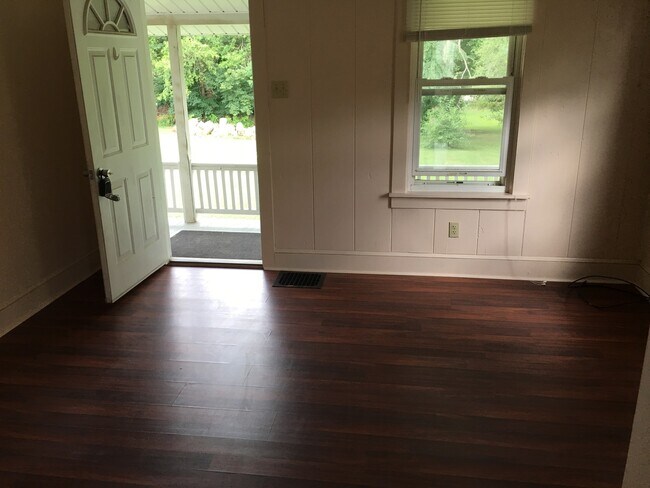 Building Photo - Cozy 1+ Bedroom Bungalow in West York SD