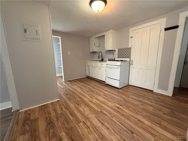 Building Photo - 7 Pimm Ave