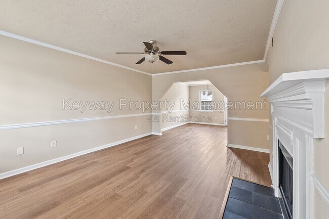 Building Photo - 3930 Almon Dr