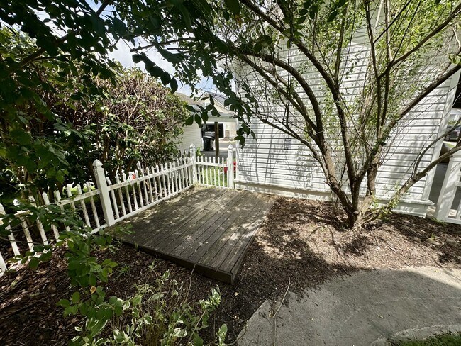 Building Photo - Newly Updated Three Bedroom Home in Westbury Park!