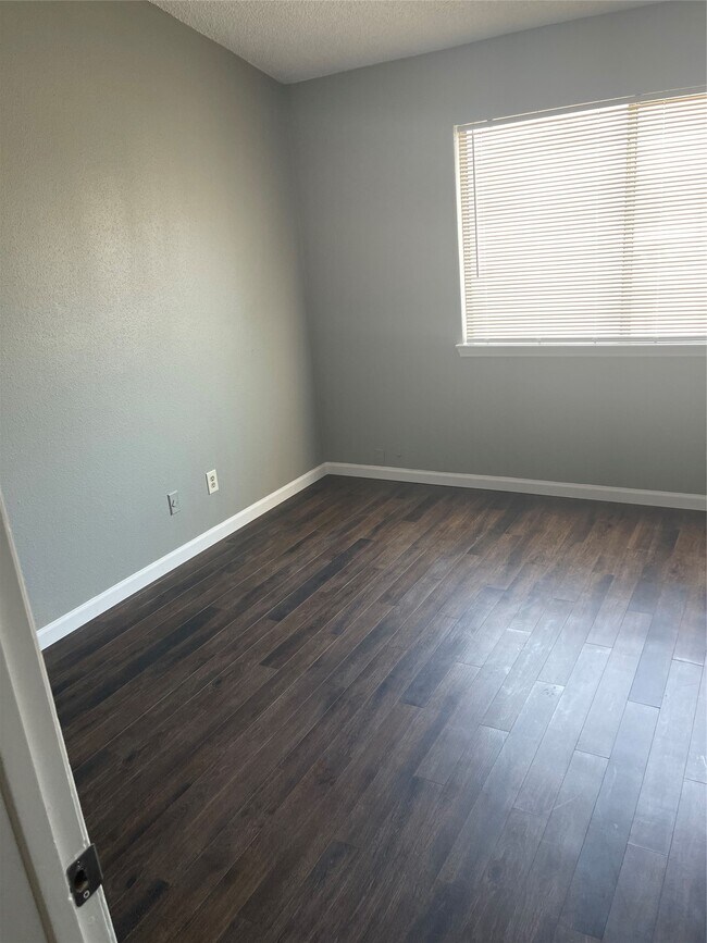 Building Photo - 12400 Brookglade Cir