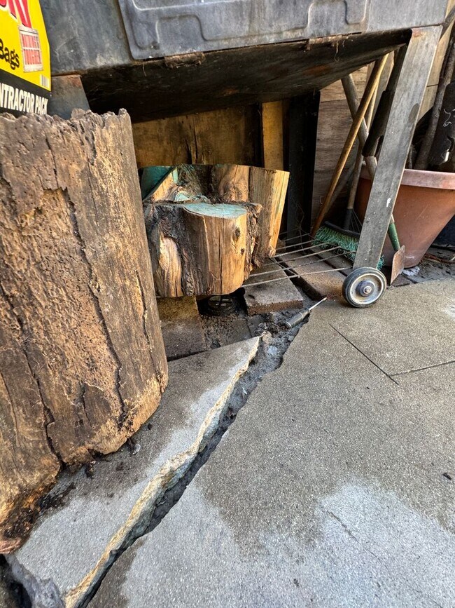 Building Photo - La Habra Duplex