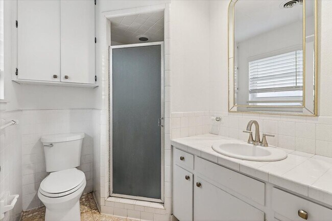 Building Photo - 722 Brock Dr