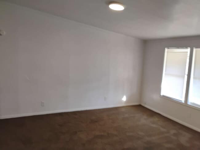 Building Photo - 121 Whiteface Dr