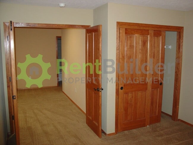 Building Photo - 9404 Endee Rd NW