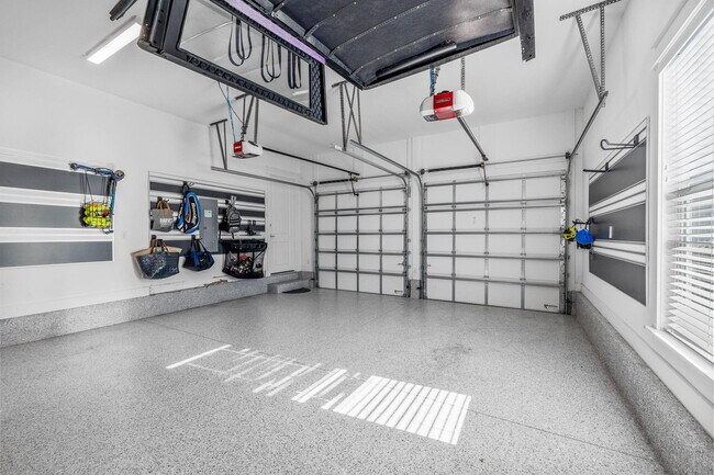 Building Photo - 141 Sandchase Cir