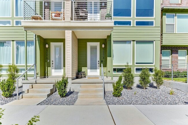 Building Photo - Beautiful Townhome in Daybreak