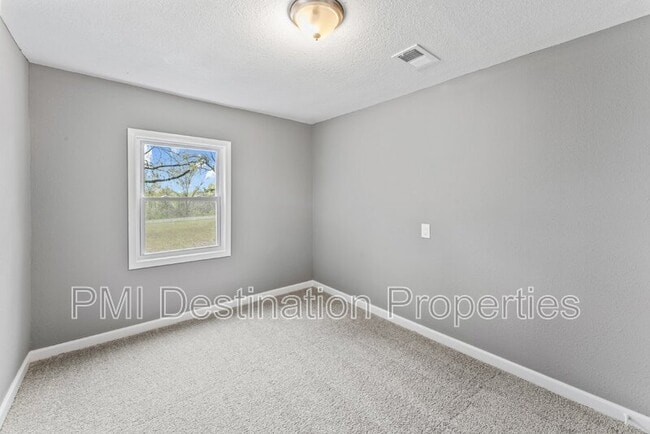 Building Photo - 15508 Loring Rd
