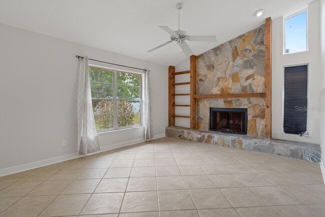 Building Photo - 5524 Gridley Ln