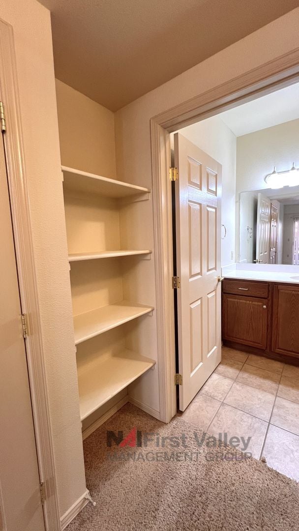 Building Photo - 2 Bedrooms, 2 Baths